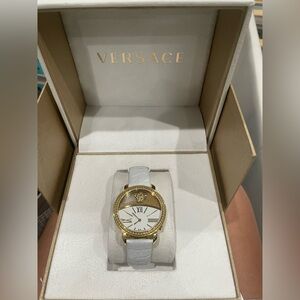 White VERSACE krios watch